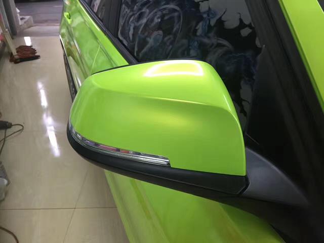 宝马320汽车改色贴膜幻彩嫩芽绿效果图