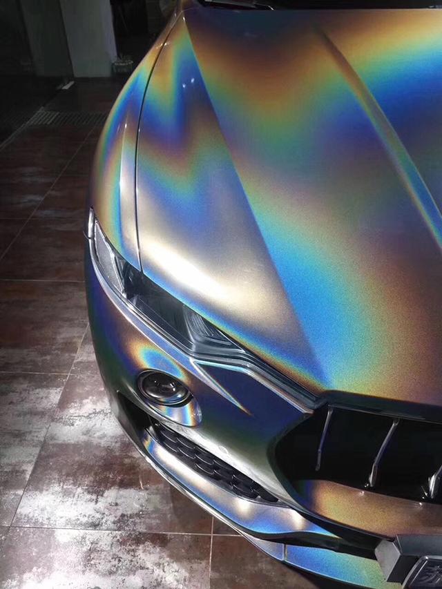 玛莎拉蒂Levante（莱万特）锦绣灰车身改色贴膜效果图