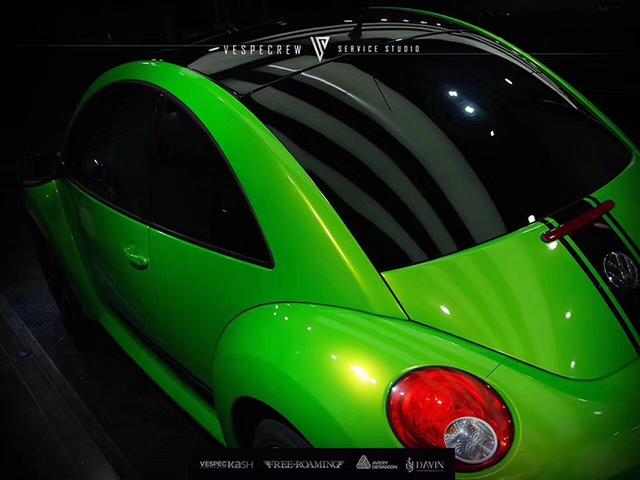 大众甲壳虫改色幻彩金绿车身贴膜效果图