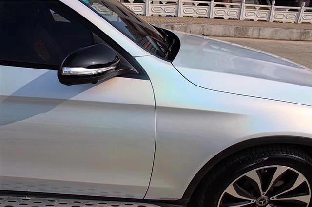 奔驰C级AMG汽车改色镭射白贴膜效果图