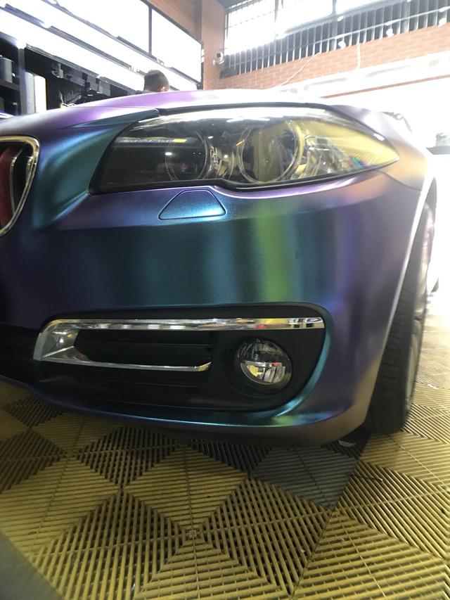 宝马5系汽车改色贴膜钻石紫魅蓝效果图