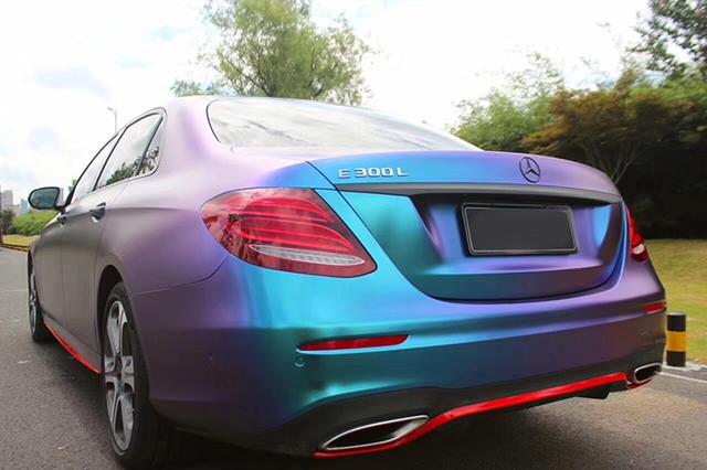 奔驰E300L改色紫魅蓝车身贴膜效果图