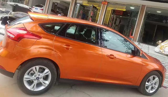 福特福克斯汽车改色极光橙车身贴膜效果图